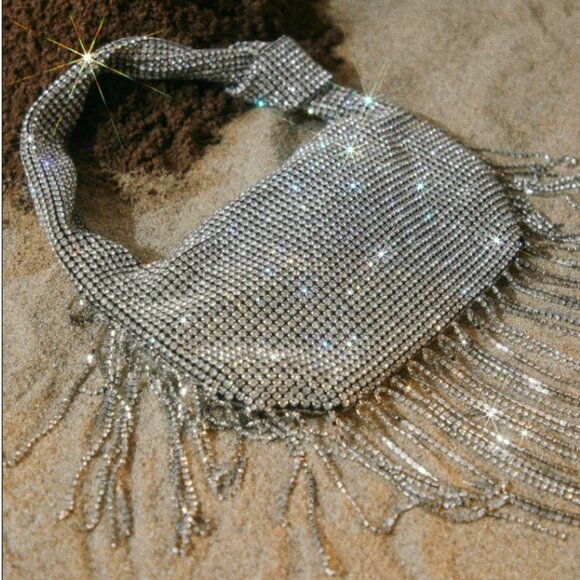 L ARTISTE SILVER RHINSTONE CRYSTAL FRINGED KNOTTED HANDLE HAND BAG - Picture 1 of 9